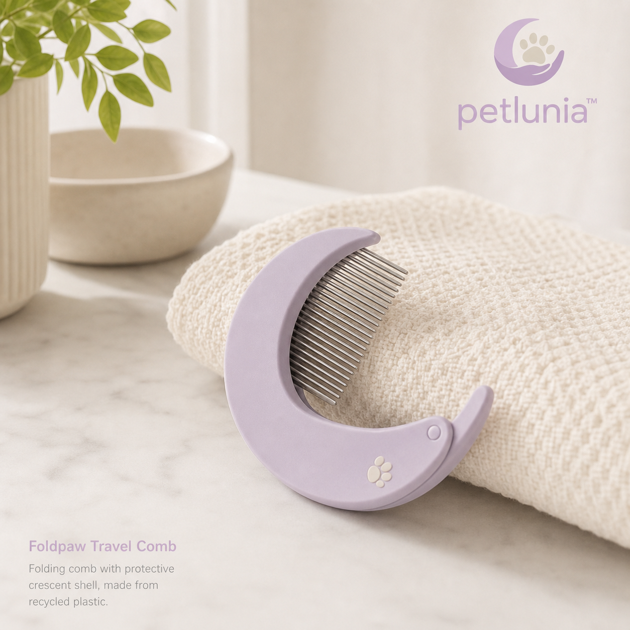 Petlunia™ Foldpaw Travel Comb — Folding Crescent Grooming Tool